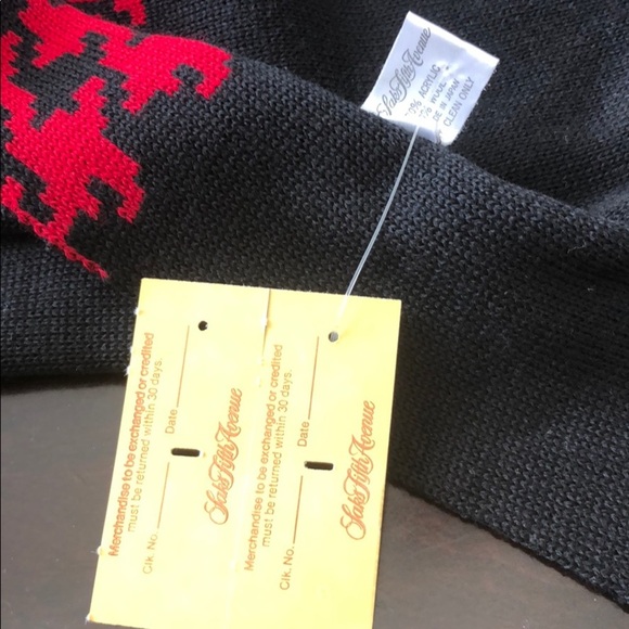 New red saks fifth avenue houndstooth scarf shrug - Picture 5 of 5